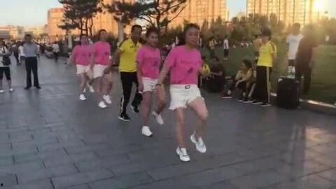 鬼步舞慢动作视频