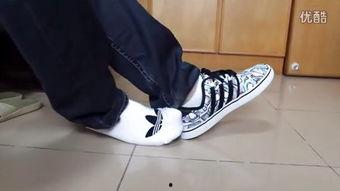 帅哥脱鞋脱白袜视频